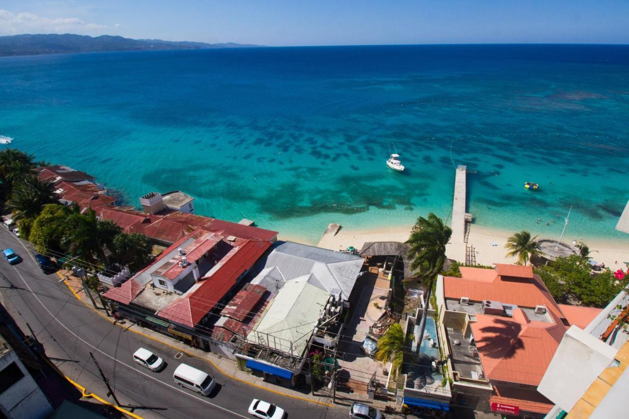 Deluxe Montego Bay Club Studio & Suites Exterior photo